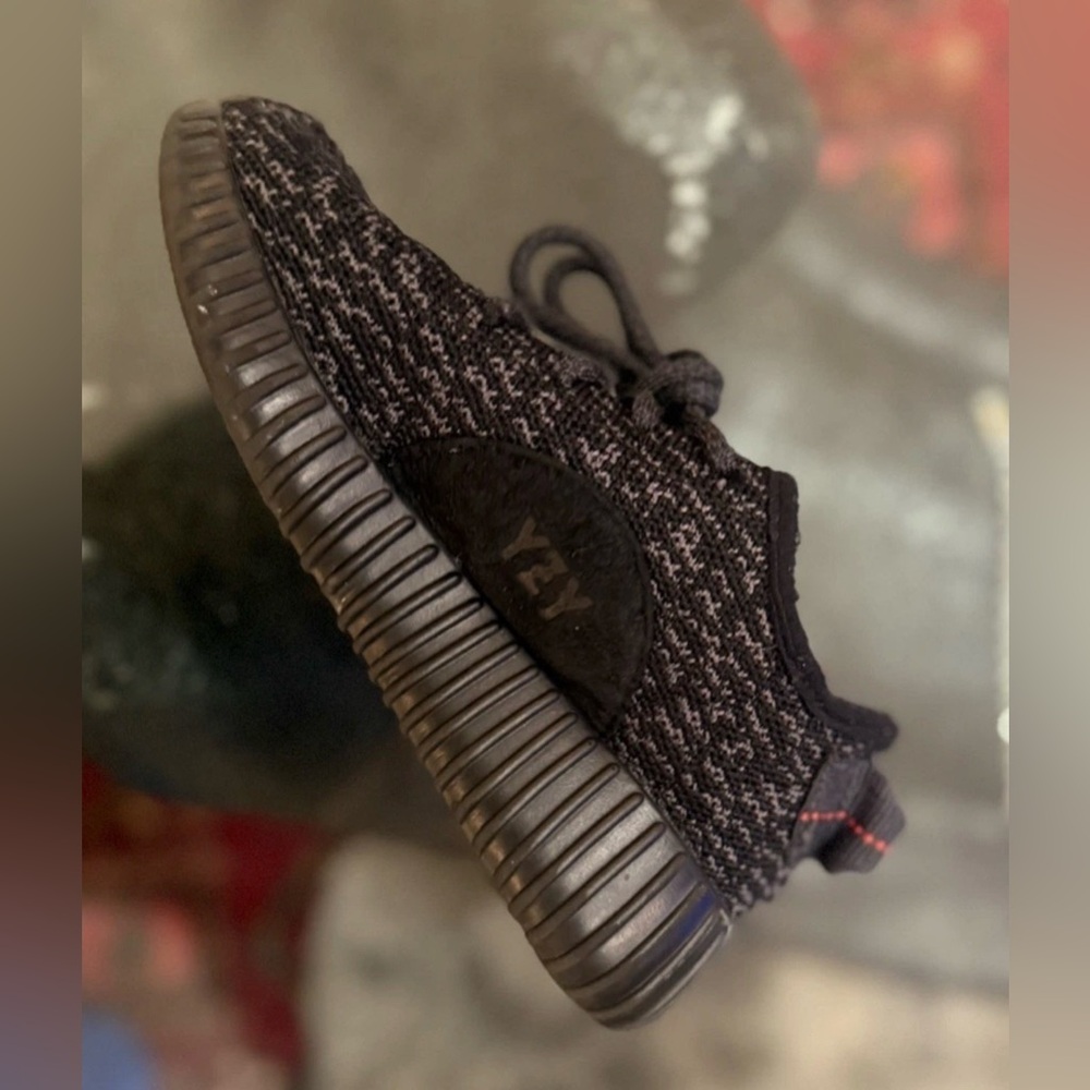 adidas Yeezy 350 - Little Kid LK Youth 13.5 - Pirate Black - Picture 16 of 16